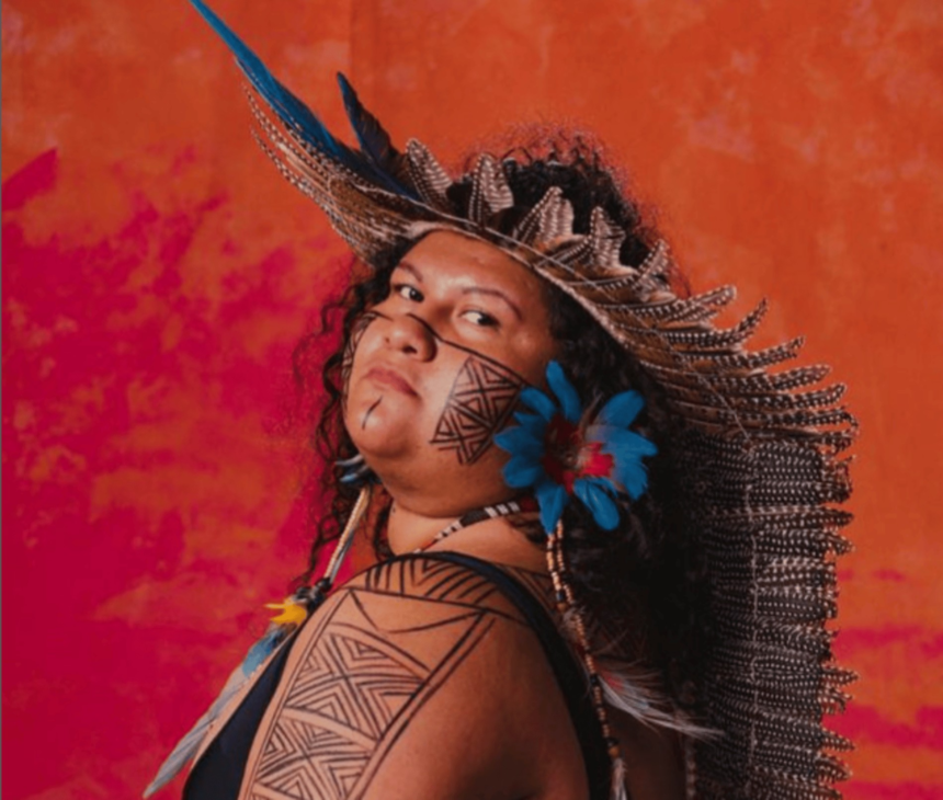 indigena-lesbica-percorre-o-brasil-e-enfrenta-ameacas-em-busca-de-visibilidade-lgbt-nas-aldeias