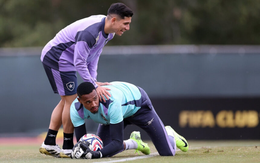 apos-cinco-dias-de-folga,-elenco-do-botafogo-se-reapresenta-nesta-segunda-feira