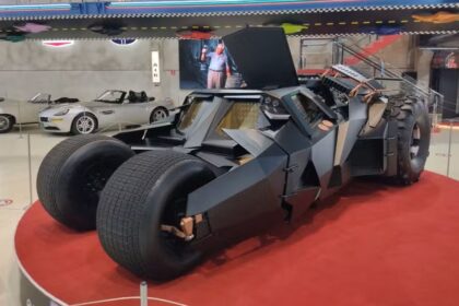 neymar-adquire-replica-do-batmovel-avaliada-em-r$-8,3-milhoes