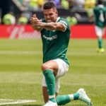 mesmo-sofrendo-com-lesoes,-paulinho-vira-peca-fundamental-no-palmeiras