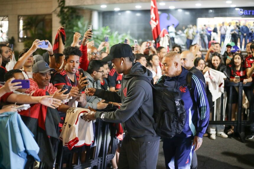 escalacao-do-flamengo:-sem-pedro,-filipe-luis-define-time-para-enfrentar-o-santos