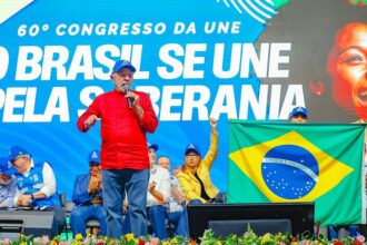lula-se-reune-com-estudantes-da-ufpa-apos-acidente-na-br-153