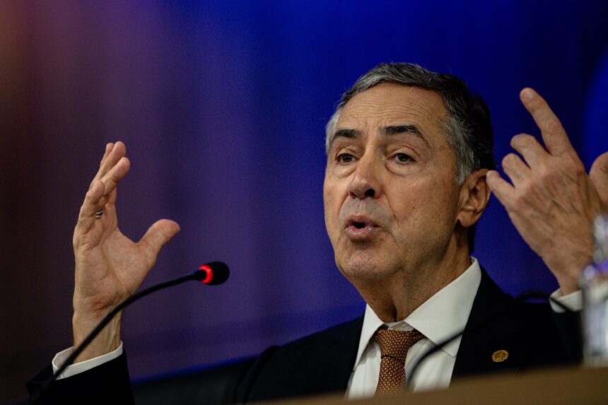 ‘estamos-apenas-cumprindo-nosso-papel’,-diz-presidente-do-stf-apos-suspensao-de-visto-para-os-eua