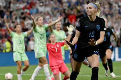 eurocopa-feminina:-inglaterra-vence-italia-na-prorrogacao-e-vai-a-segunda-final-consecutiva