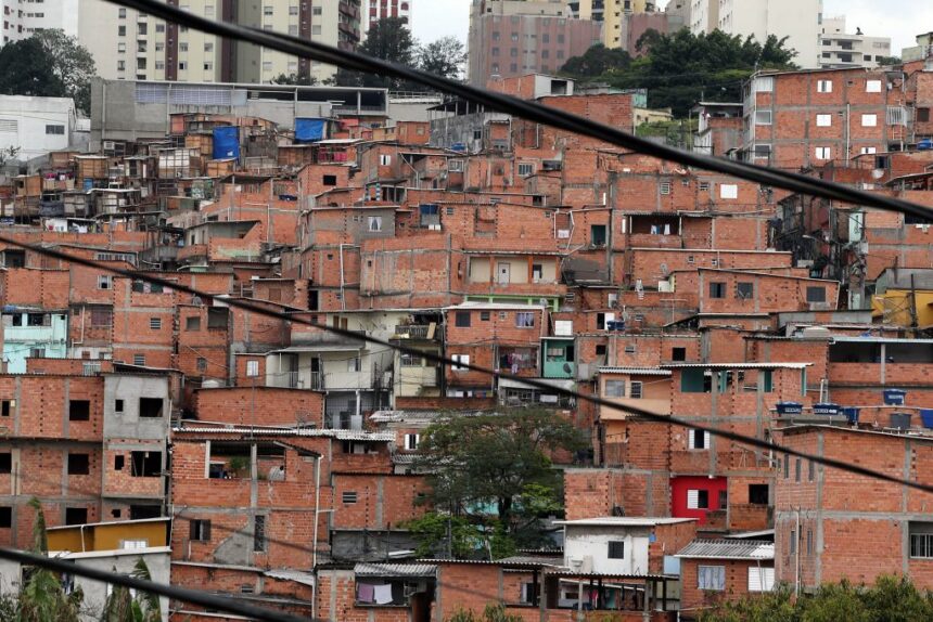 mp-denuncia-quatro-policiais-por-morte-de-jovem-em-paraisopolis