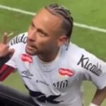 discussoes-de-neymar-com-torcedores-viram-rotina-em-retorno-ao-santos;-relembre