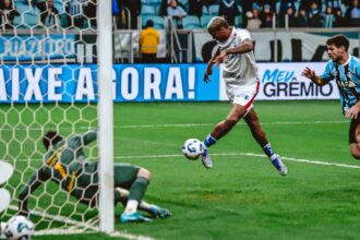 fortaleza-sofre-reves-para-o-gremio-em-porto-alegre,-pelo-brasileirao