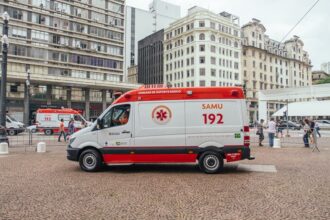 jovem-com-26-iphones-colados-ao-corpo-morre-apos-passar-mal-em-viagem-para-sp