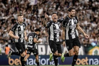 camp.-brasileiro:-pedro-raul-marca-e-ceara-empata-com-o-flamengo-por-1-a-1-no-castelao