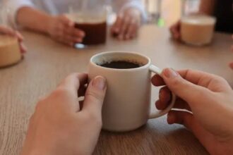 o-que-aprendi-ao-participar-de-‘cafes-da-morte’-em-londres