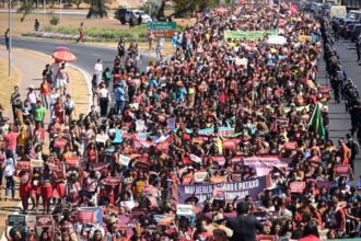 milhares-de-mulheres-indigenas-marcham-em-brasilia-as-vesperas-da-cop30-contra-pl-da-devastacao