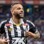 guilherme-brilha-e-leva-santos-a-vitoria-sobre-o-cruzeiro-no-brasileirao