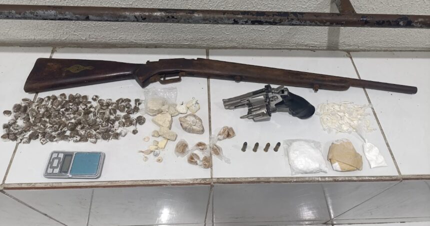 policia-militar-apreende-armas-e-drogas-na-regiao-metropolitana-de-fortaleza