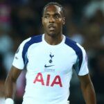 tottenham-condena-ofensas-racistas-contra-mathys-tel-apos-vice-na-supercopa-da-uefa