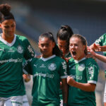 brasileirao-feminino:-palmeiras-faz-3-a-0-no-flamengo-e-avanca-para-a-semifinal