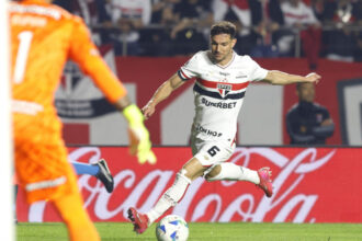 cedric-abre-o-jogo-sobre-criticas-da-torcida-do-sao-paulo-apos-decisao-na-libertadores