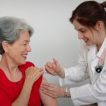 vacina-contra-herpes-zoster-pode-reduzir-risco-de-infarto-e-avc,-aponta-estudo