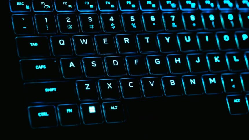 por-que-as-teclas-f-e-j-do-teclado-tem-um-traco-em-alto-relevo?