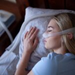 saiba-como-usar-o-cpap,-aparelho-contra-apneia-do-sono-e-ronco