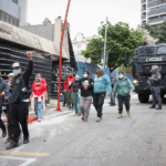 pm-de-sp-usa-bombas-de-efeito-moral-contra-ocupacao-de-predio-abandonado-na-capital