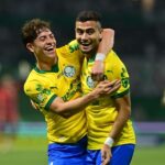 andreas-pereira-marca-dois-gols,-palmeiras-goleia-fortaleza-por-4-a-1-e-assume-vice-lideranca