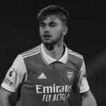 quem-era-o-ex-atacante-do-arsenal-que-morreu-apos-se-chocar-contra-um-muro-durante-jogo?
