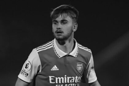 quem-era-o-ex-atacante-do-arsenal-que-morreu-apos-se-chocar-contra-um-muro-durante-jogo?