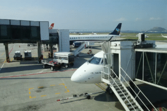 aeroporto-santos-dumont-tem-pista-liberada-apos-vazamento-de-oleo