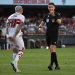 sao-paulo-se-revolta-com-arbitragem-‘escandalosa’-em-classico;-cbf-afasta-juizes