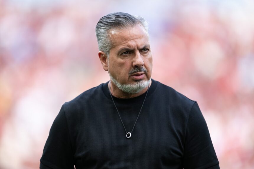 diretor-do-flamengo-e-denunciado-pelo-stjd-por-sugerir-favorecimento-ao-palmeiras-no-brasileirao