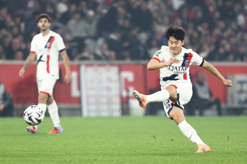 sul-coreano-do-psg-lee-kang-in-e-eleito-melhor-jogador-internacional-asiatico