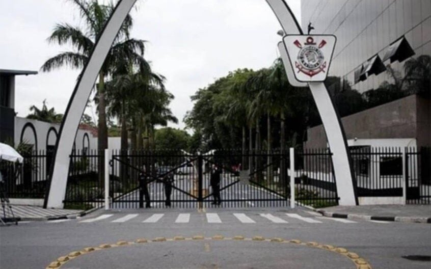corinthians-sofre-novo-transfer-ban-por-atraso-no-pagamento-de-parcela-ao-cuiaba-por-raniele