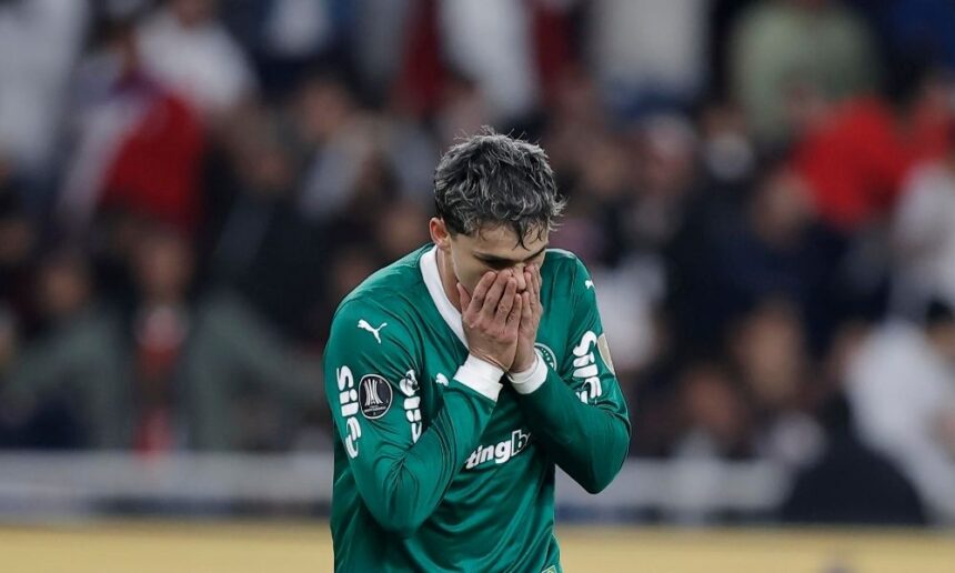 palmeira-se-surpreendido,-perde-de-3-a-0-para-ldu-e-se-complica-na-libertadores