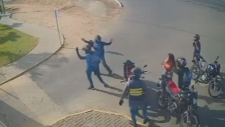 video:-criminosos-fingem-ser-clientes-e-assaltam-tres-mototaxistas-durante-corrida-no-ceara