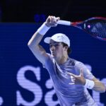 joao-fonseca-avanca-a-segunda-rodada-do-masters-1000-de-paris;-alcaraz-cai-na-estreia