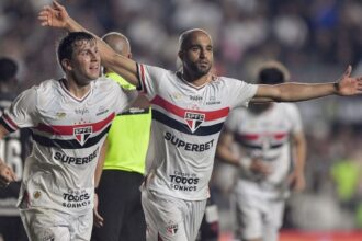 sao-paulo-aguenta-pressao,-quebra-tabu-e-encosta-no-g-7-do-brasileirao