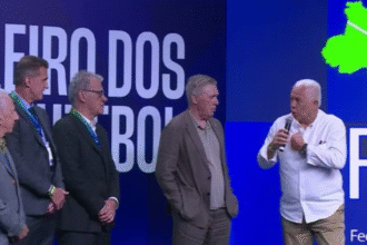 ao-lado-de-ancelotti,-leao-critica-‘invasao’-de-tecnicos-estrangeiros