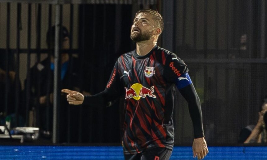 corinthians-perde-para-o-bragantino-e-ve-sonho-do-g-7-mais-distante