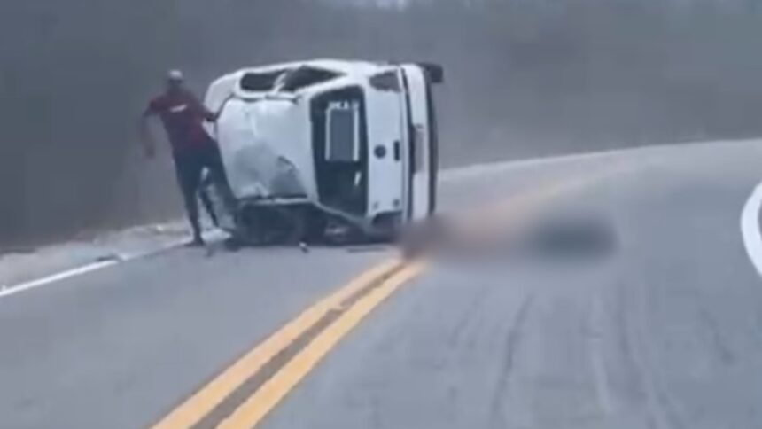 carro-capota-e-arremessa-mulher-para-fora-do-veiculo-no-ceara