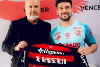 flamengo-renova-contrato-de-arrascaeta-ate-2028