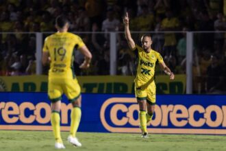 palmeiras-perde-para-o-mirassol-e-ve-flamengo-encostar-na-lideranca