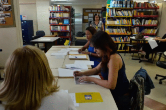 empresas-pagavam,-em-media,-15,8%-mais-a-homens-que-a-mulheres-em-2023