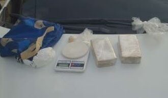 suspeito-em-posse-de-drogas-e-preso-pela-policia-militar-no-antonio-bezerra