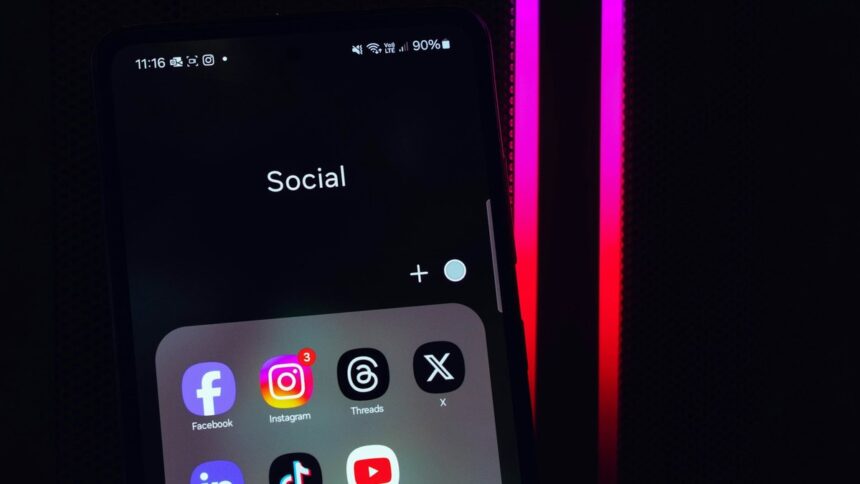 caiu?-rede-x-fica-fora-do-ar-na-manha-desta-terca-feira-(18)