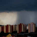 defesa-civil-emite-alerta-para-tempestades-e-risco-de-deslizamentos-em-sao-paulo