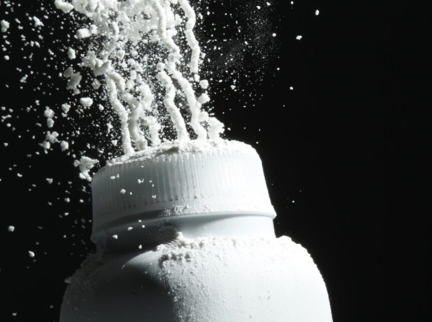 talco-e-cancer:-o-que-e-mito,-o-que-e-risco-real-e-como-usar-o-produto-com-seguranca