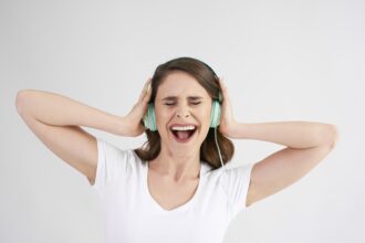 o-que-acontece-com-o-cerebro-quando-uma-musica-nao-sai-da-cabeca?