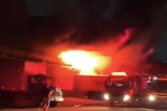 incendio-de-grandes-proporcoes-atinge-pavilhao-da-ceasa-no-rj