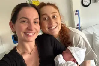 ‘minha-melhor-amiga-me-prometeu-aos-15-anos-que-teria-meu-bebe-e-agora-sou-mae-gracas-a-ela’