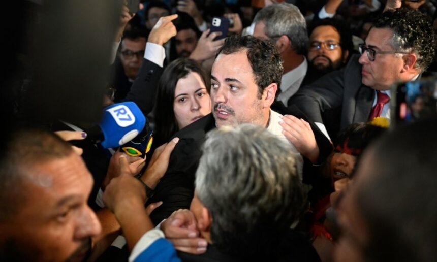 associacoes-criticam-expulsao-de-jornalistas-do-plenario-da-camara